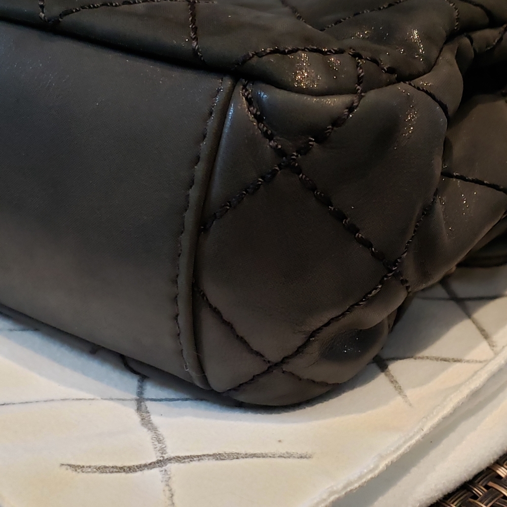 SOLD 💯% authentic C H A N E L - Picture 8 of 15